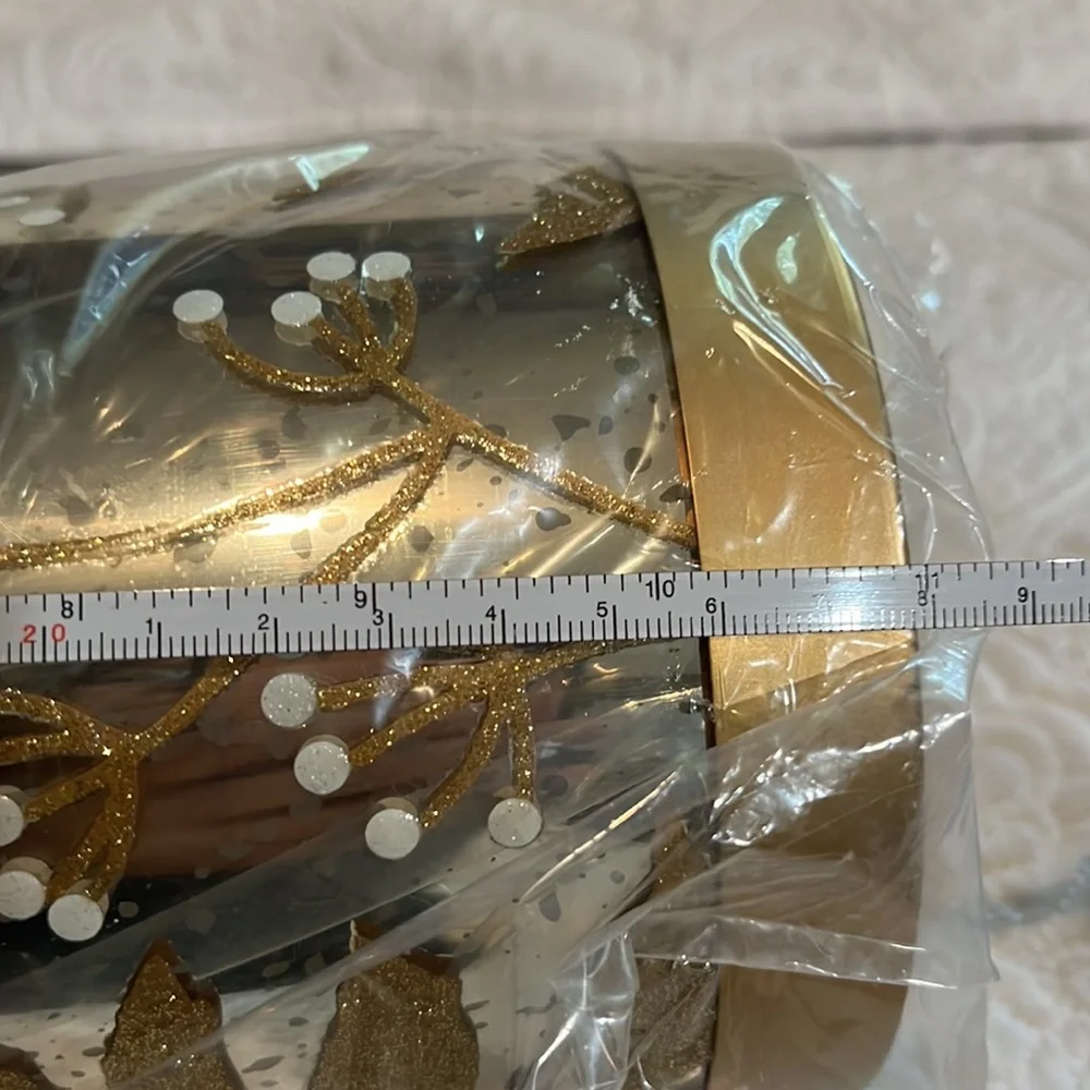 Silver and‎ gold hurricane with battery opened lights, new